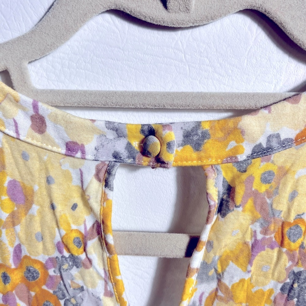 American Eagle Yellow and Gray Floral V Nevk Tank Top - Picture 5 of 10